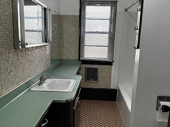 3rd image of 4702 N 44th St