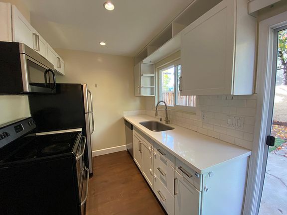 White Quartz countertop