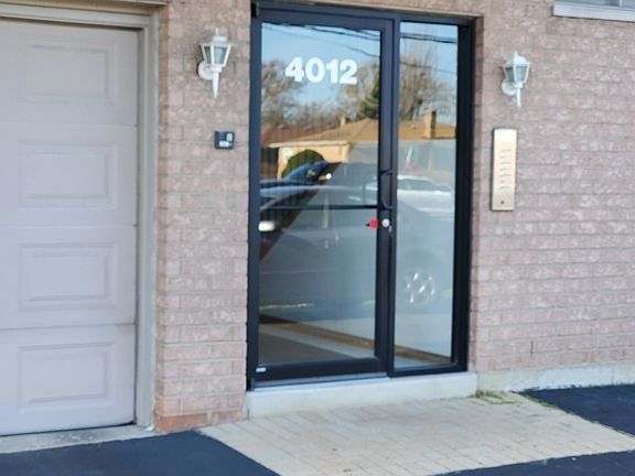 2nd image of 4012 W 105th St APT 1A