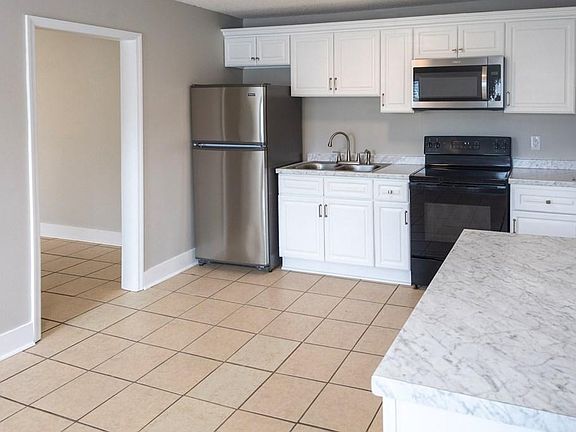3rd image of 1501 E Washington Ave
