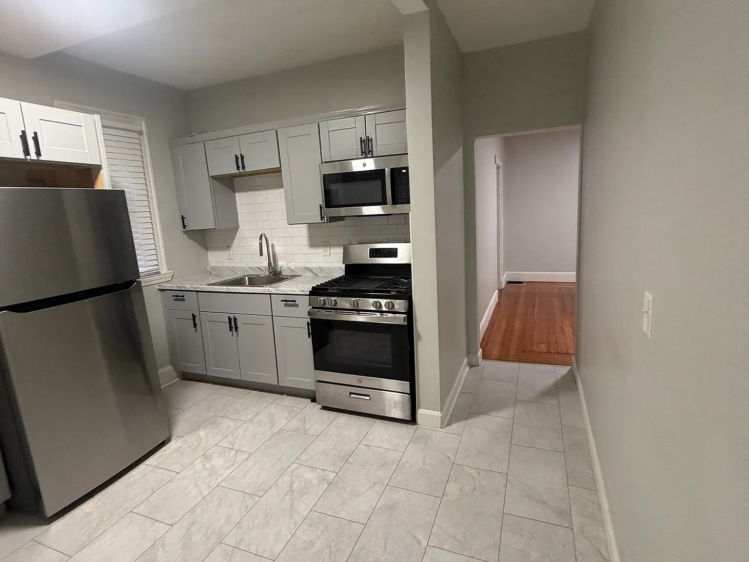 4 bed, 1400 sqft, $3,750 — Photo 3