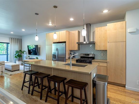 4th image of 2494 Champa Street