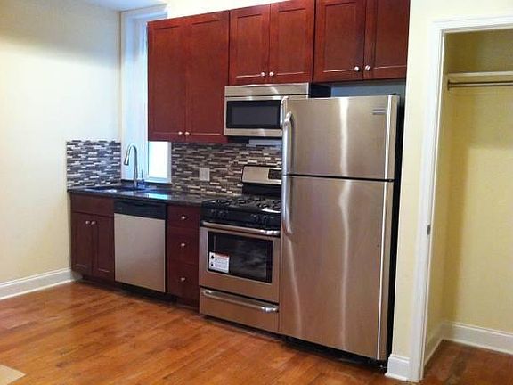 2nd image of 709 Sansom St #201