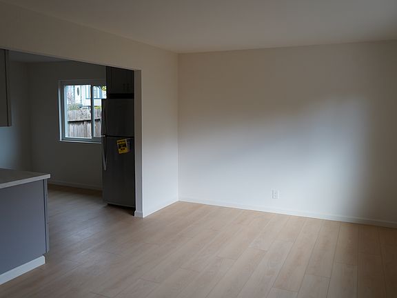 5th image of 126 S Grant St #126