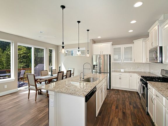 4th image of 2224 Cady Dr