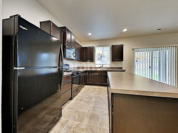 5th image of 412 Gorge Ct