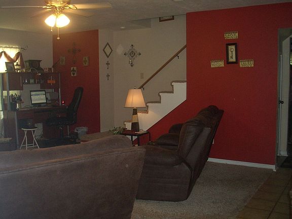 2nd image of 3400 Warbler St