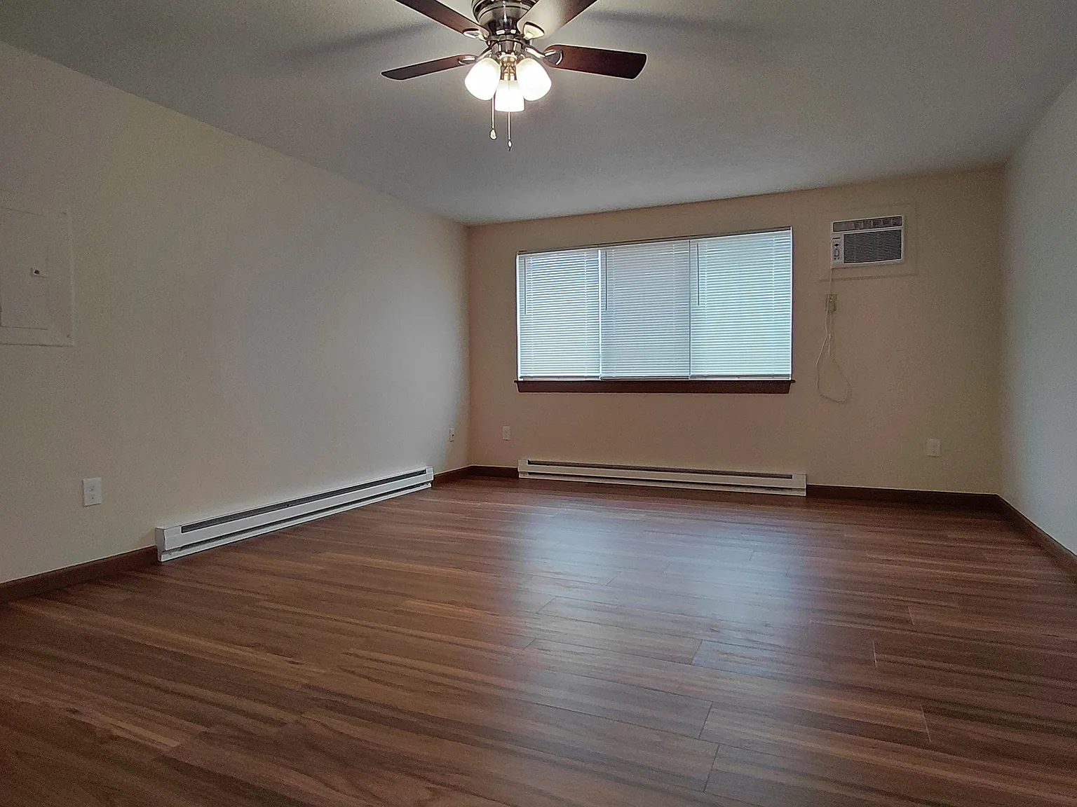 2 bed, 800 sqft, $990 — Photo 4