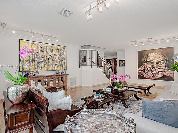 4th image of 10609 NW 54th St #10609