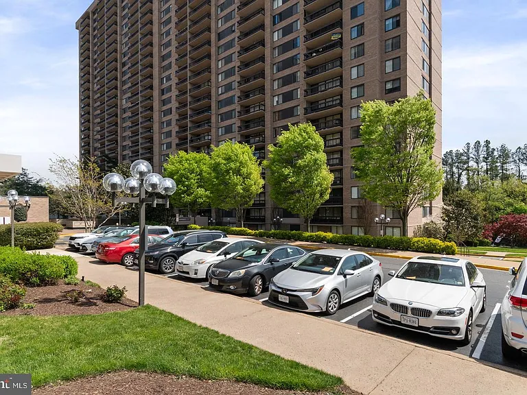 3705 S George Mason Dr #2202S — Photo 3