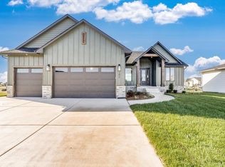 238 S Wellcrest Ct, Goddard, KS 67052