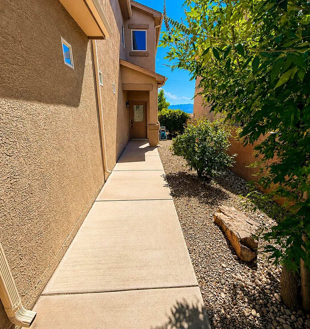 3 bed, 2.5 bath, 1690 sqft, $2,450 — Photo 4