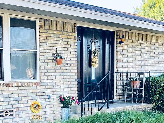 2nd image of 422 Hillside Dr