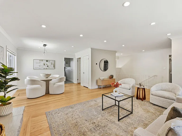 866 Alma Pl — Photo 21