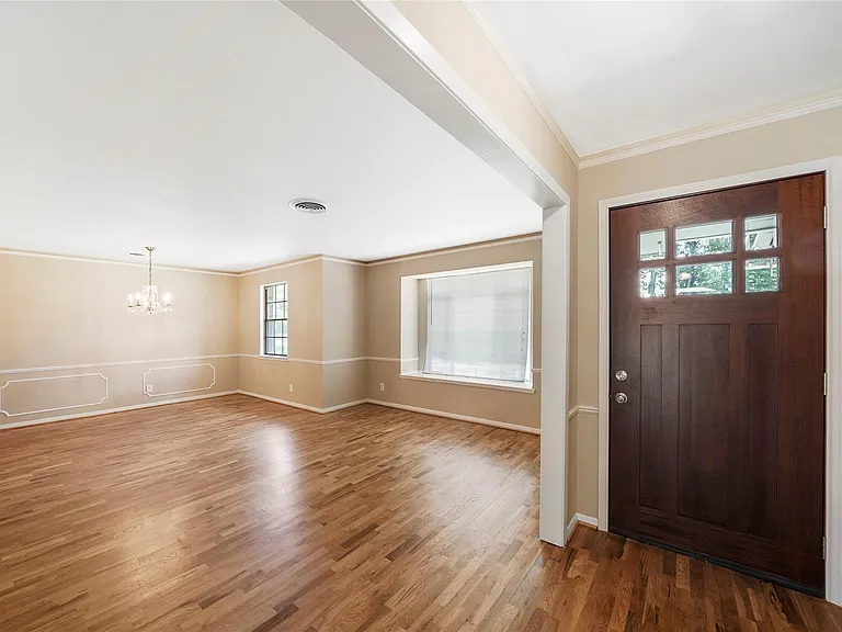 4406 Rosebay Dr — Photo 2