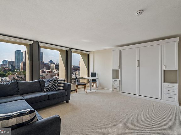 2nd image of 210 Locust St #9EW