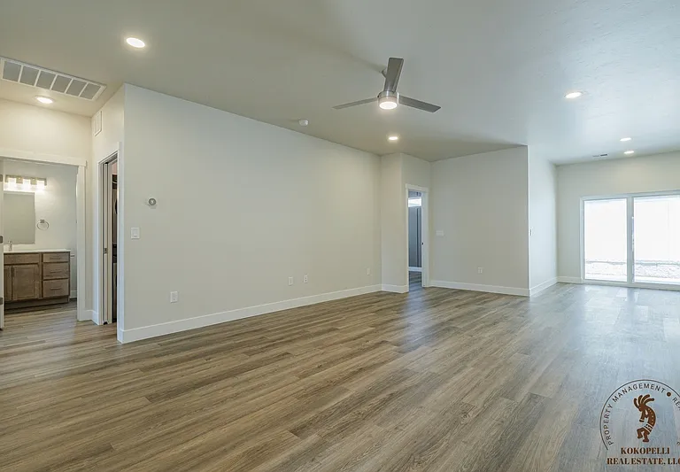 2454 Hamilton Rd #B — Photo 3