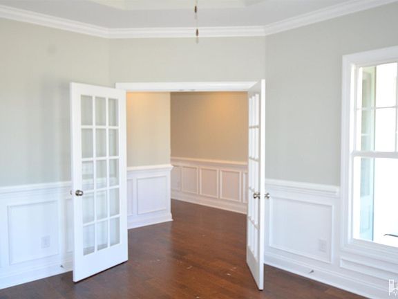 3rd image of 2976 Pullen Dr