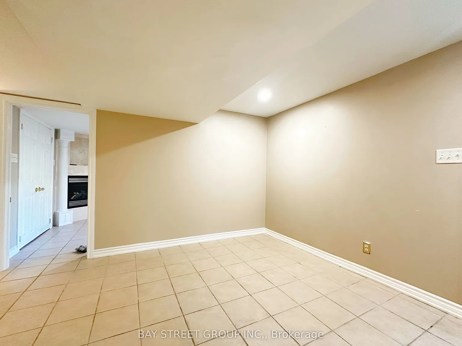 2 bed, $1,700 — Photo 4