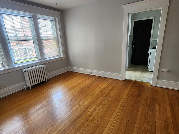5th image of 196 Crescent Ave APT 17D