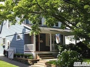 6 Fairview Ave, Port Washington, NY 11050