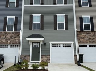 105 Big Woods Dr, Poquoson, VA 23662