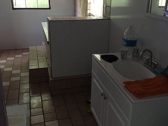 2nd image of 4829 Rosewood Ln