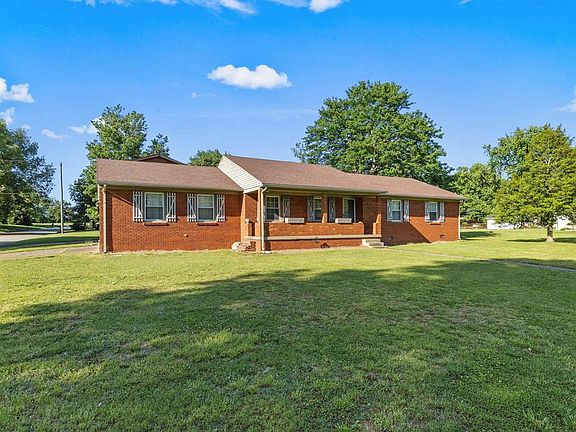 2nd image of 3815 Locust Hill Dr