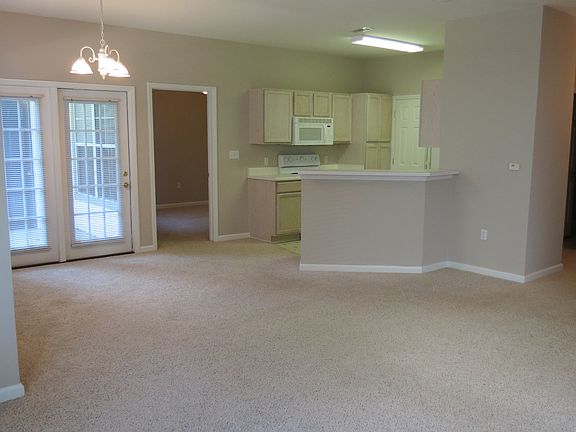 5th image of 1650 Wimbledon Dr APT 103