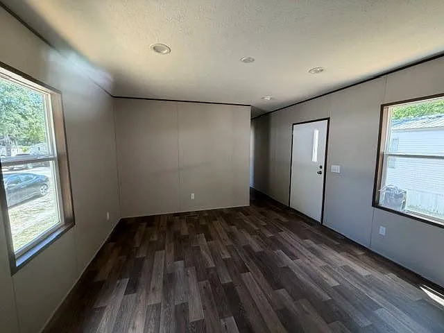 3 bed, 2.0 bath, $1,500 — Photo 1