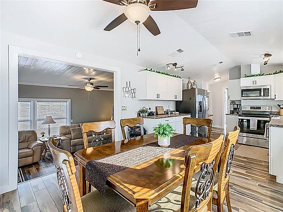 5th image of 446 Pine Loop