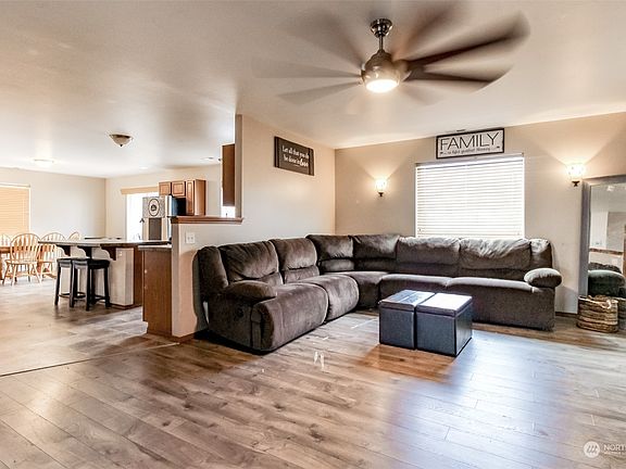 5th image of 20102 97th Avenue Ct E