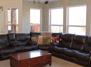 4027 Norwich Dr, Garland, TX 75043