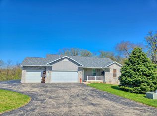 1-24 Old Wharf Rd, Lanark, IL 61046