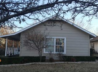 214 W 8th Ave, Bristow, OK 74010