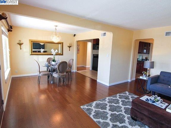 5th image of 152 Romney Ave