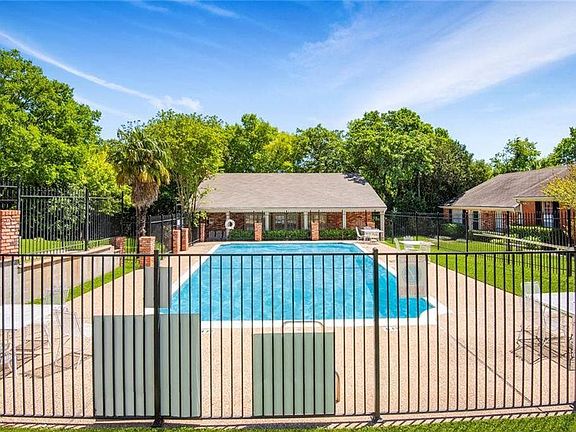 4th image of 5134 Lake Shore Dr