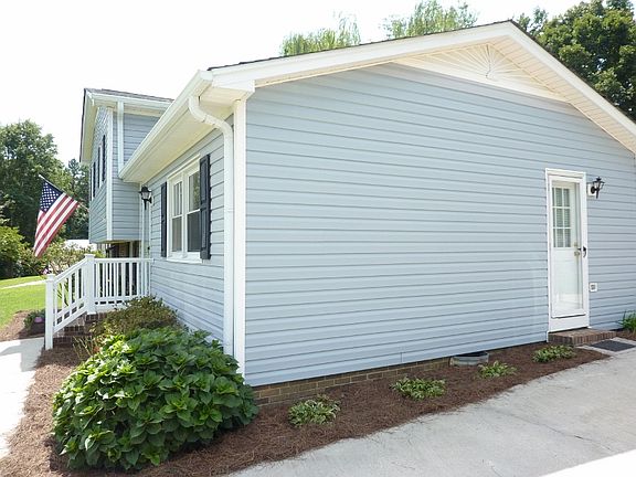 3rd image of 1162 Crescent Ct