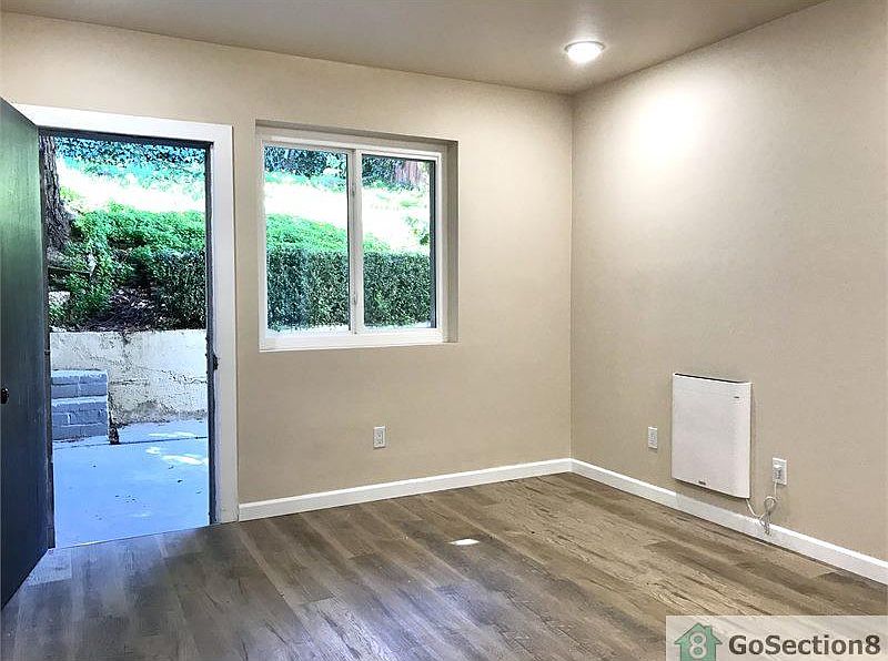 1st image of 1003 Hollister Ave #A