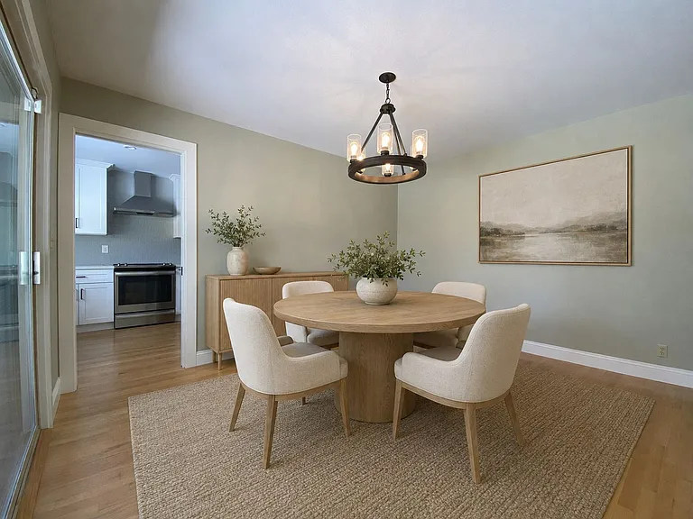 1031 Mount Carmel Dr — Photo 7
