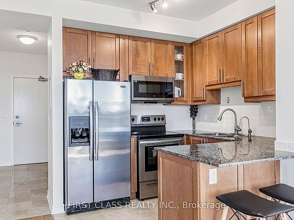 4th image of 18 Holmes Ave #612