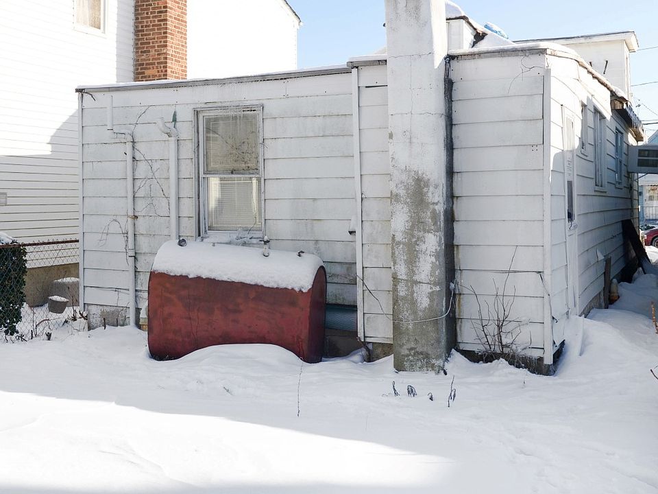 2nd image of 182 Davis Ave