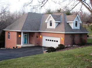 212 Longview Heights Rd, Athens, OH 45701