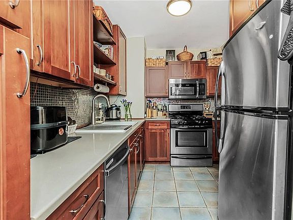4th image of 3355 Sedgwick Ave #4F