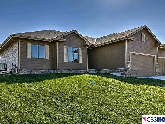 3rd image of 15411 Cottonwood St