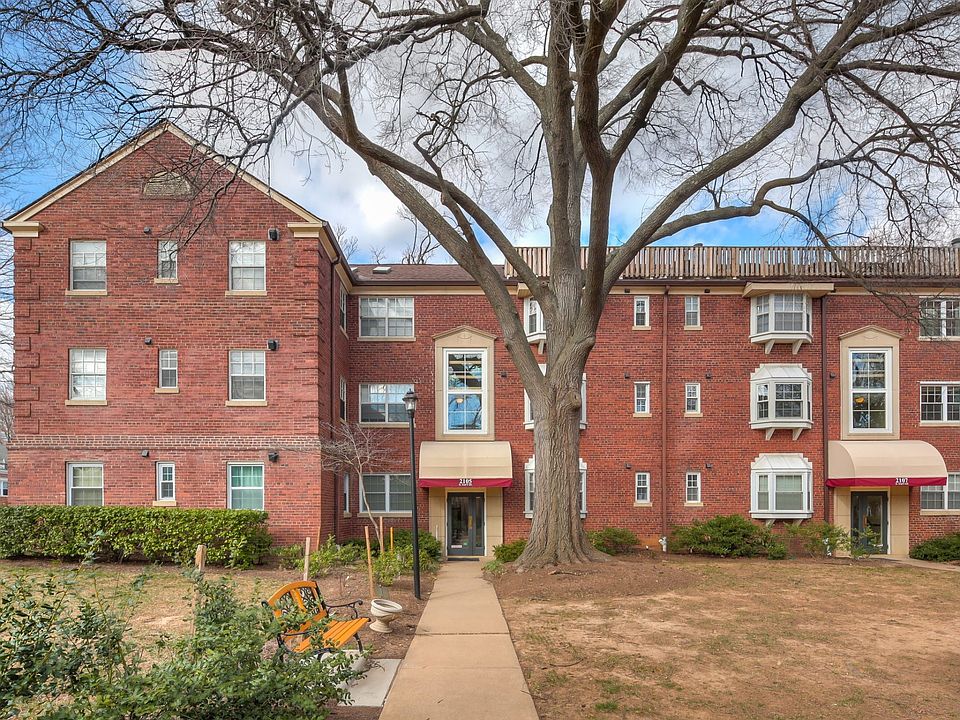 1st image of 2105 N Taft St APT 8