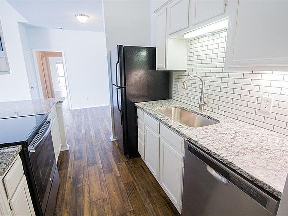 3rd image of 2104 Count Fleet Dr Unit 712