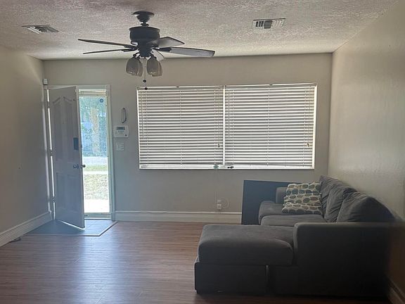 2nd image of 4440 NE 4th Avenue