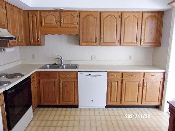 2nd image of 458 Woodland Dr