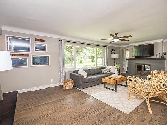 5th image of 10601 Lavinia Dr